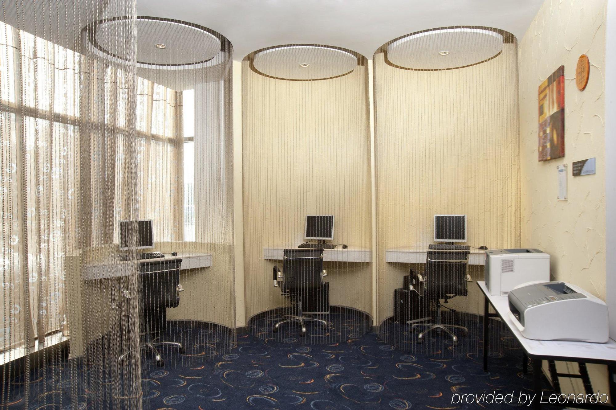 Holiday Inn Express Tianjin Binhai Faciliteiten foto