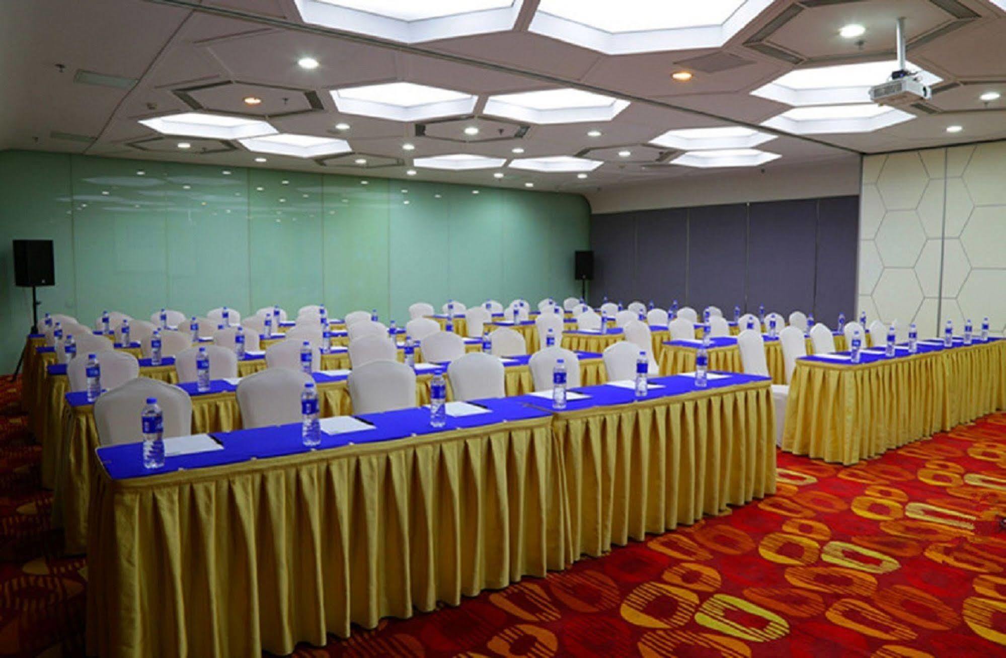 Holiday Inn Express Tianjin Binhai Buitenkant foto