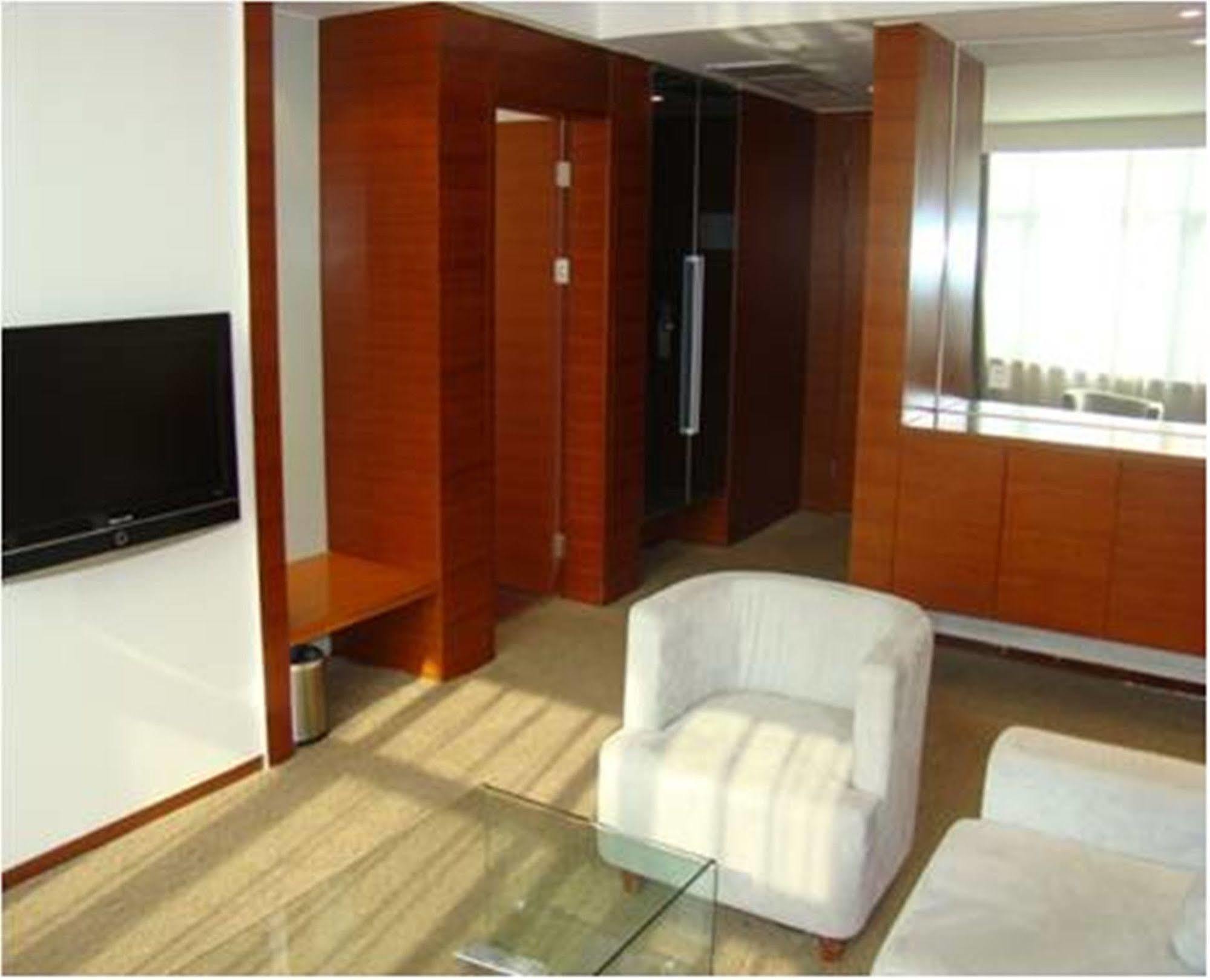 Holiday Inn Express Tianjin Binhai Buitenkant foto
